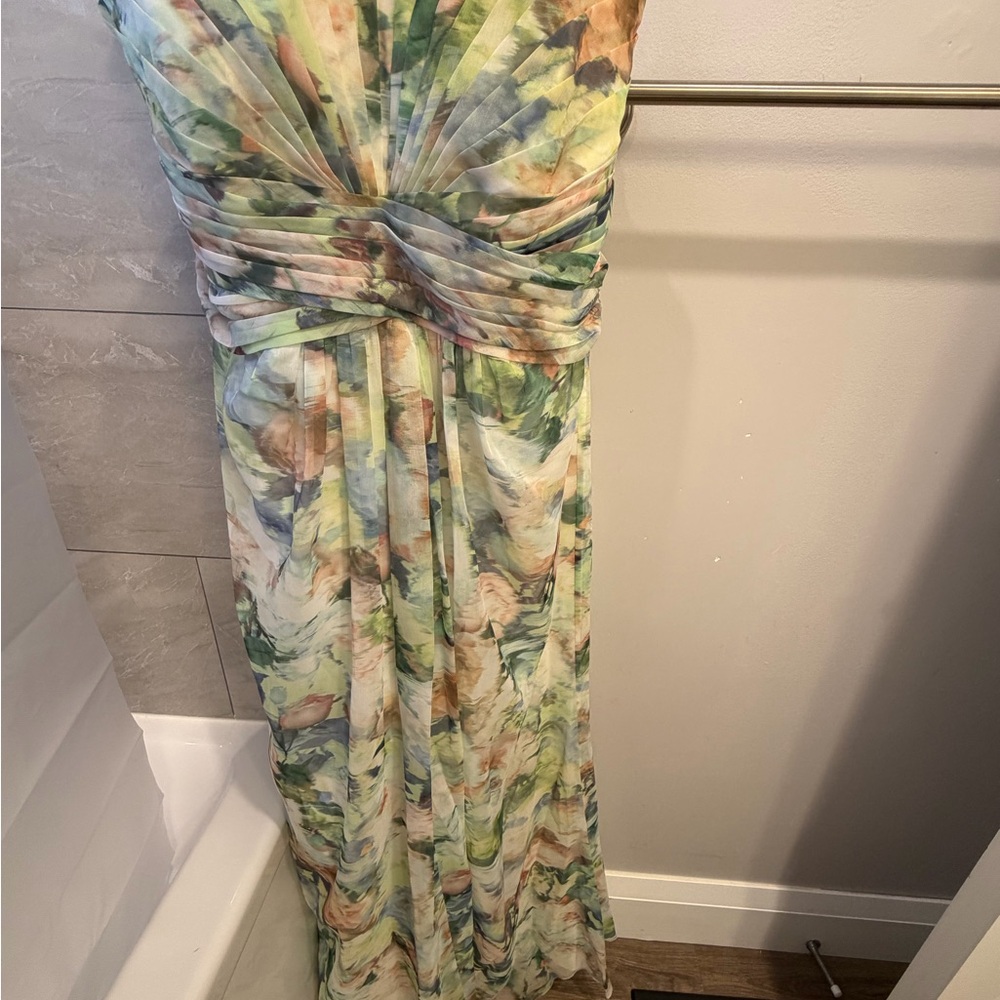 David's Bridal Elegant strapless Gown size 18